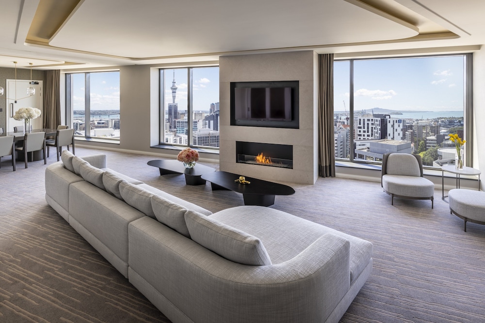 Suite (Chairman, Pinnacle Tower)
