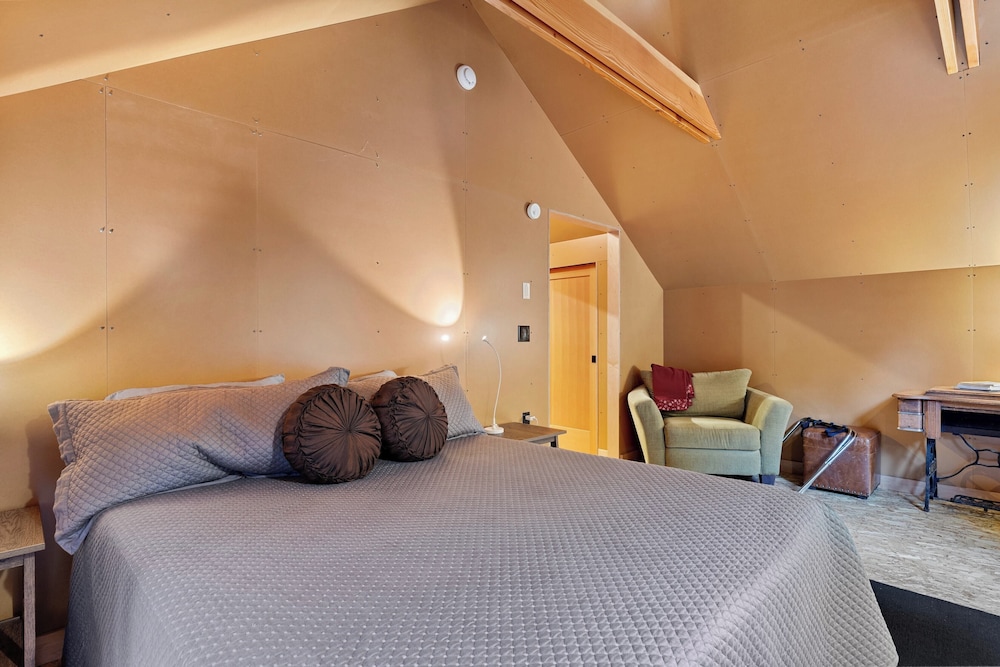 House (2 Bedrooms) photo 2