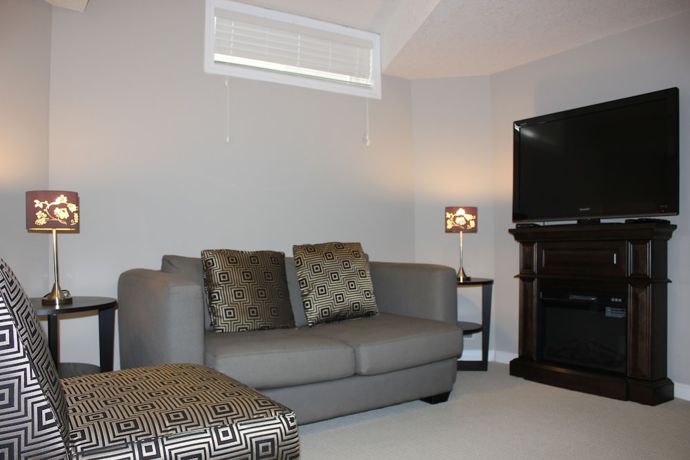 One Bedroom Unit+ with Kitchenette (Basement)-2 photo 2