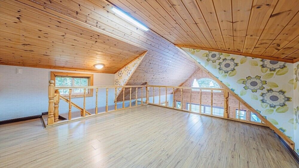 Room (Swiss E) - Photo 6