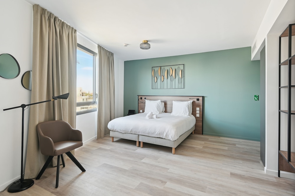 Superior studio, 1 double bed, large balcony - Photo 1