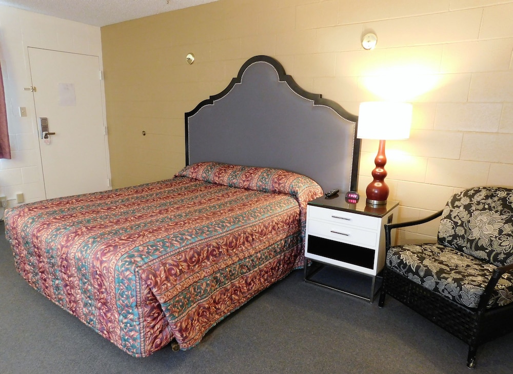Room, 1 Queen Bed photo 2