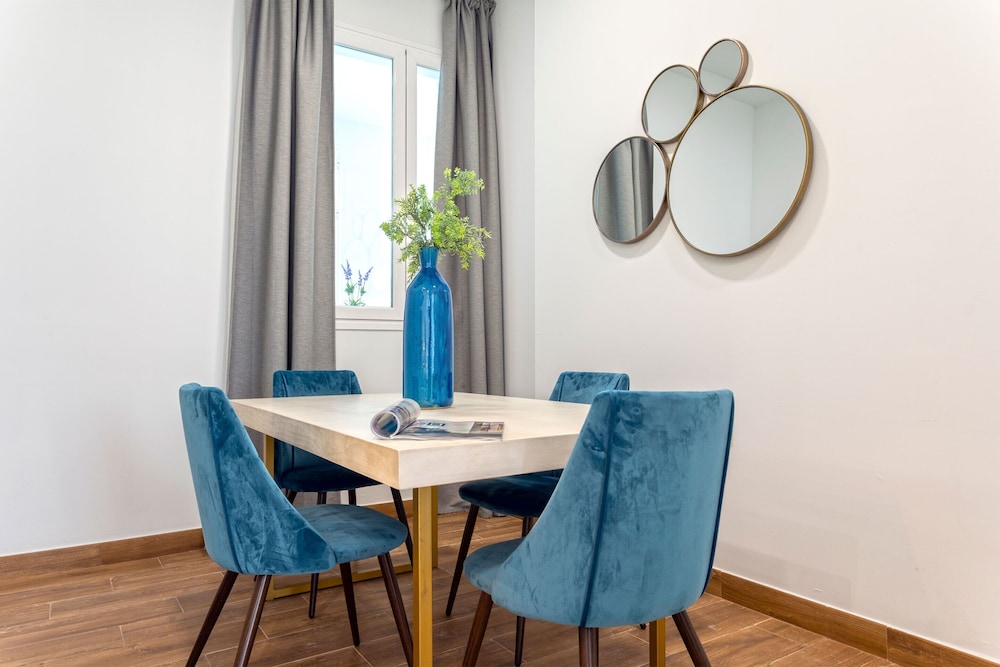 Beautiful 1 BD Apartment in the City Center Recaredo I, Photo 7