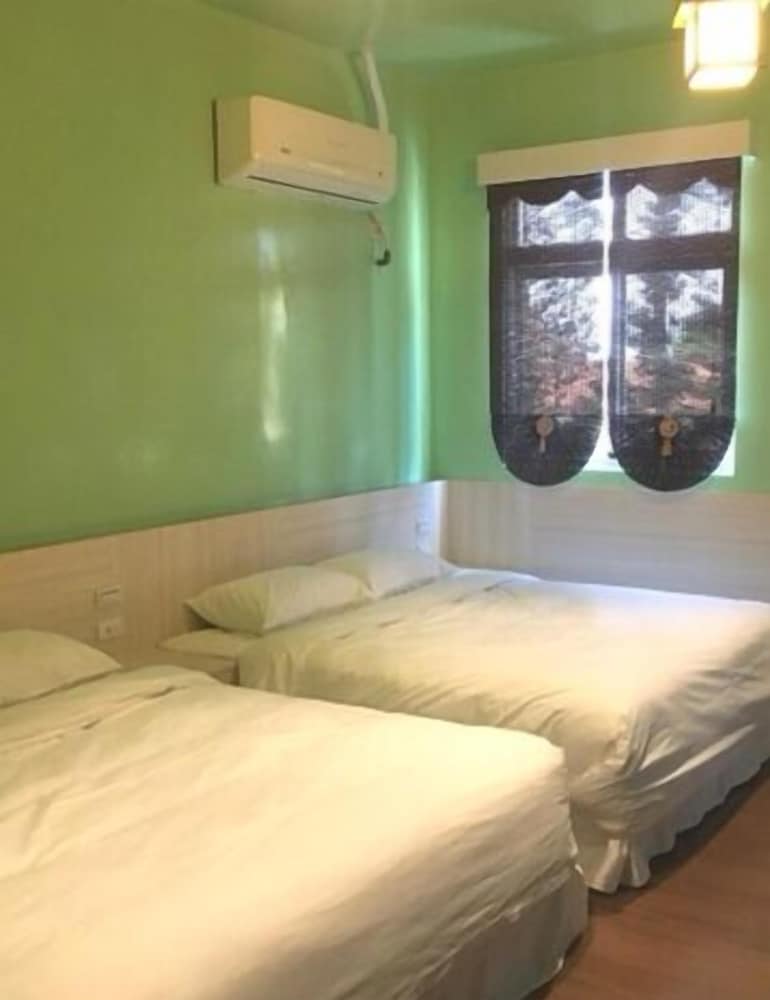 Family House, 5 Bedrooms, Ensuite, Mezzanine photo 3
