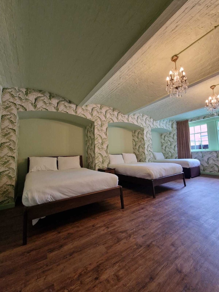 Standard Room, Multiple Beds