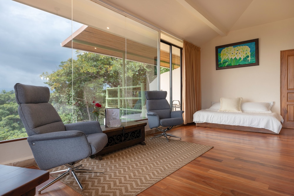 Vista Suite with Panoramic Ocean View - Photo 2