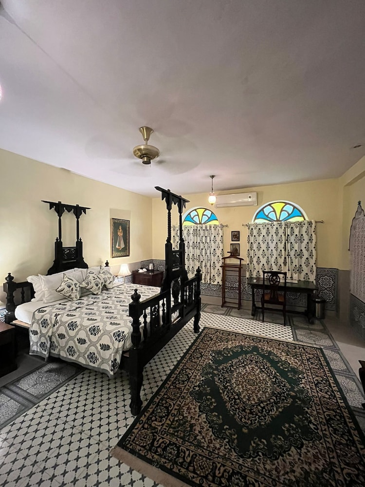 Royal Chamber - Photo 5