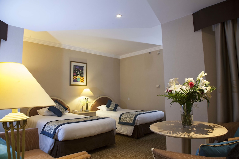 Junior Double or Twin Room photo 3