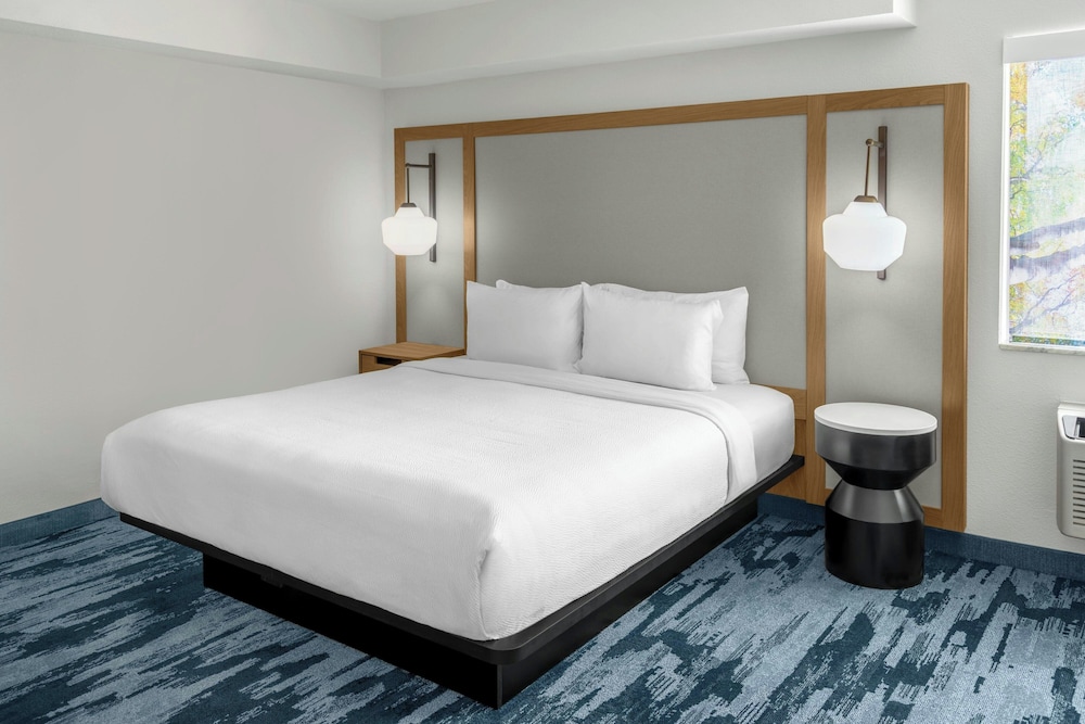 Room, 1 Queen Bed (Mobility Accessible, Tub) photo 1