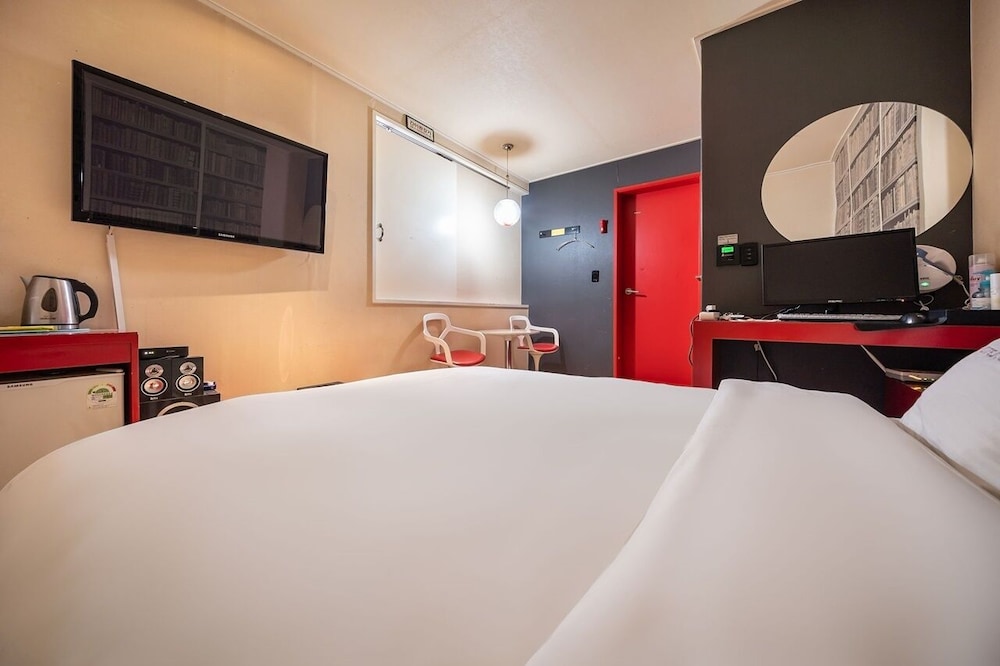 Standard Double Room Single Use photo 3