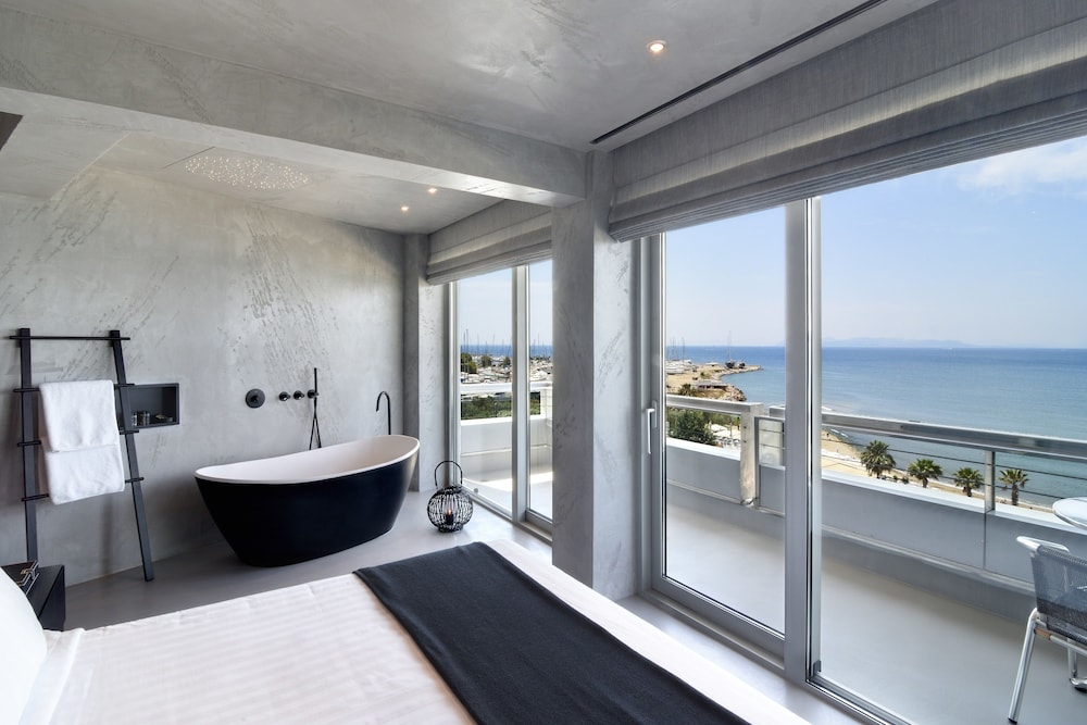 Suite, 1 King Bed, Sea View