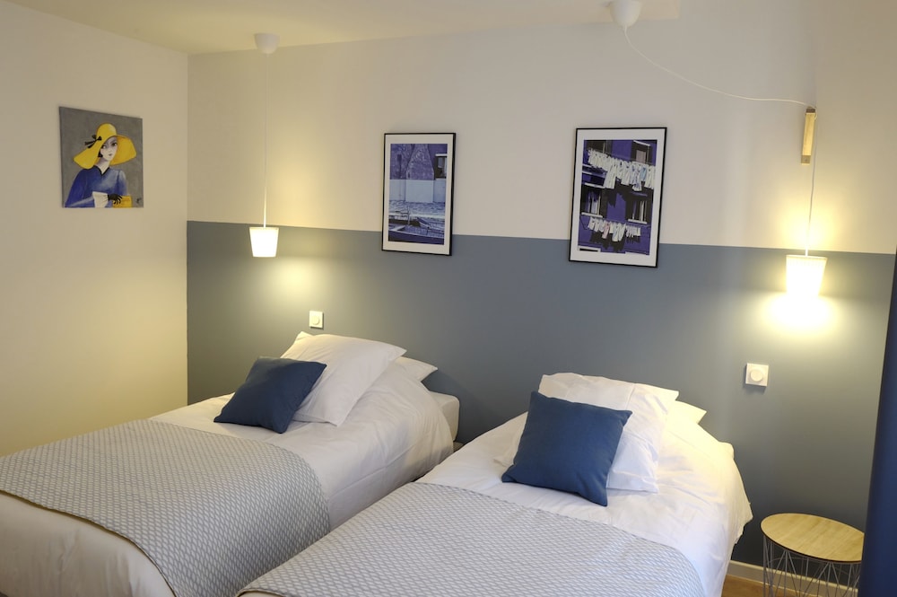 Suite - Photo 12