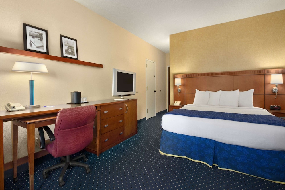 Standard Room, 1 Queen Bed, Accessible, Non Smoking photo 1