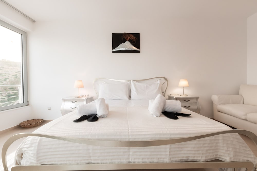 Luxury Villa photo 1
