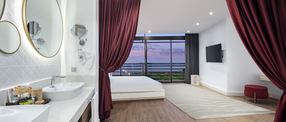 King Suite photo 2