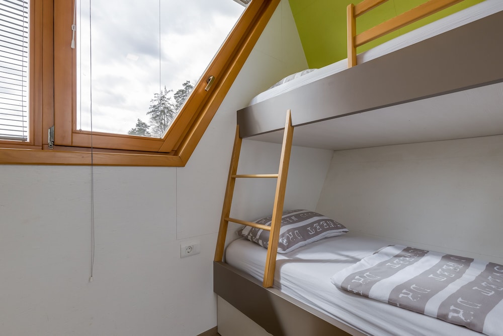 Family Chalet, 1 Bedroom, Mountainside (Bee House Kasandra) photo 3