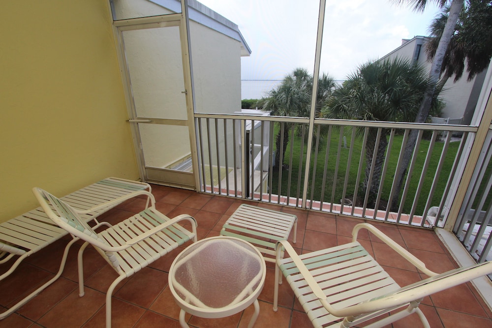 Condo, 1 Bedroom, Poolside photo 3