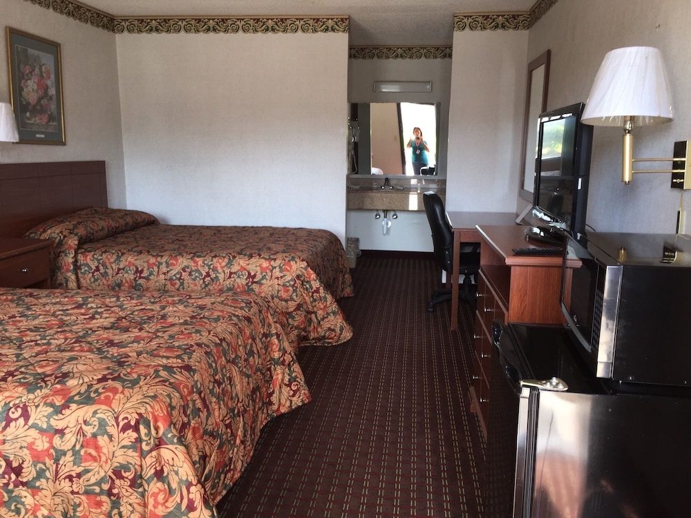 Standard Room, 2 Double Beds, Non Smoking photo 1