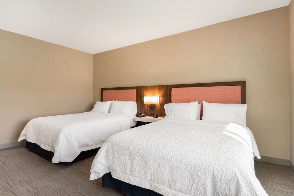 Room, 2 Queen Beds, Accessible, Bathtub (Mobility & Hearing)