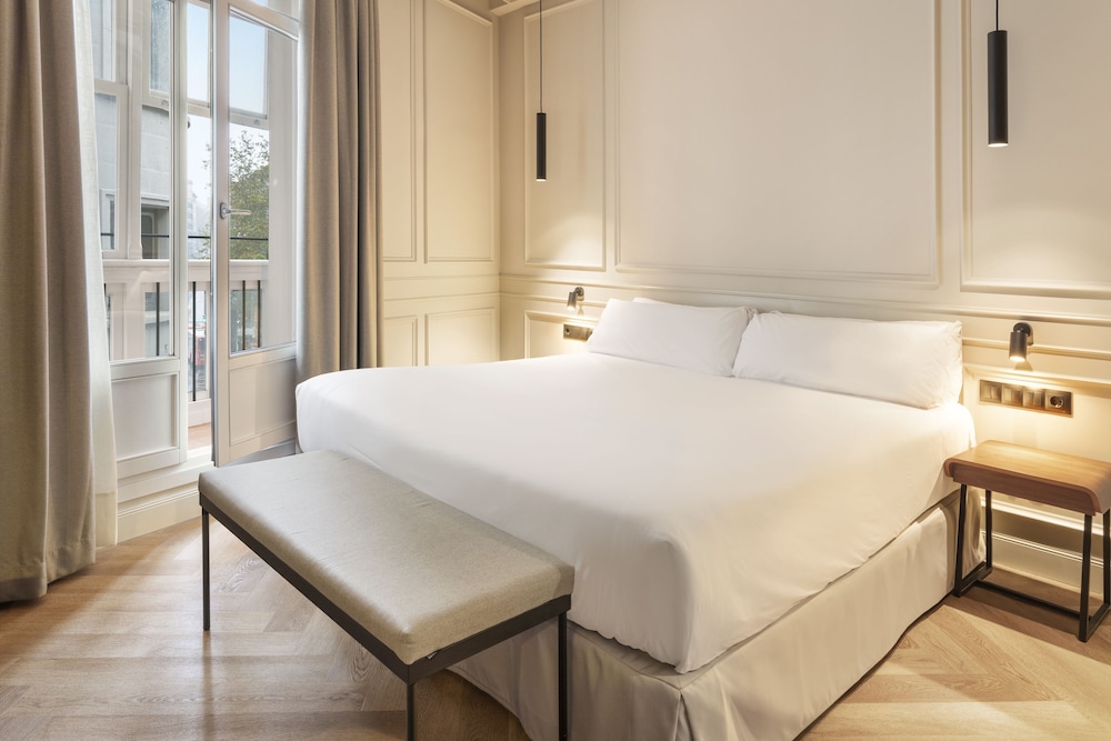Deluxe Double or Twin Room photo 2