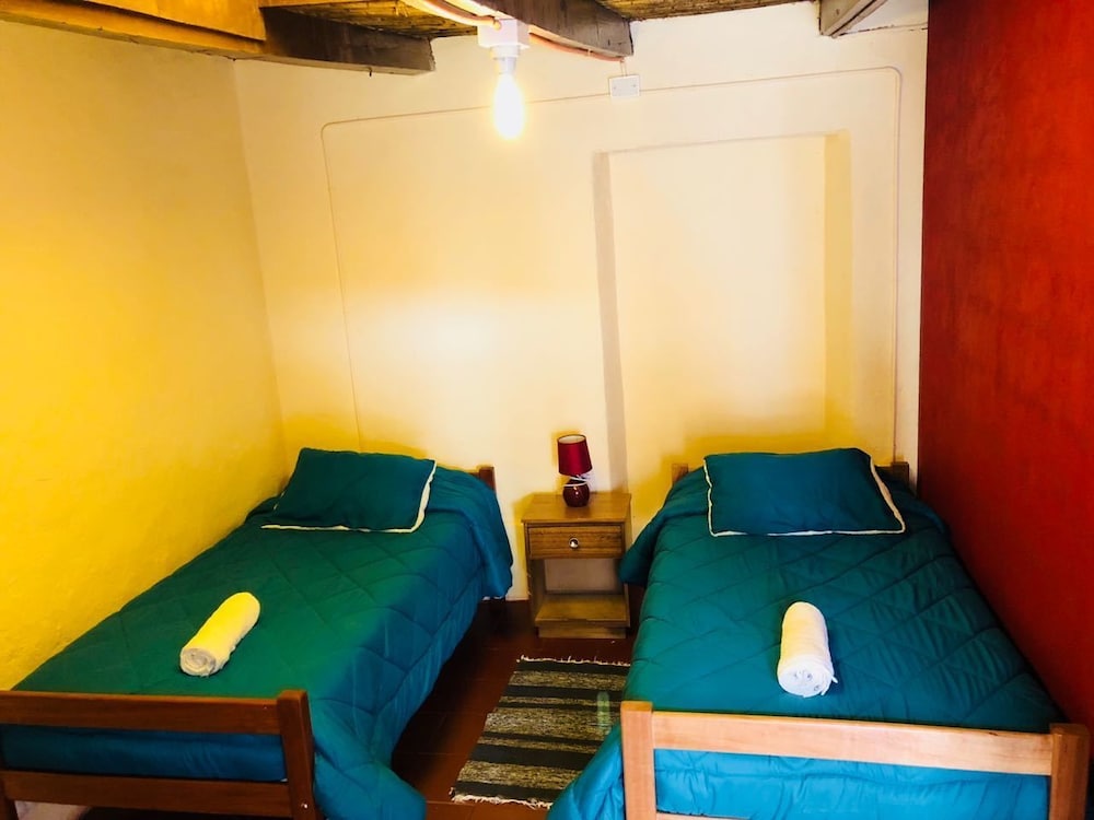 Economy Twin Room photo 2