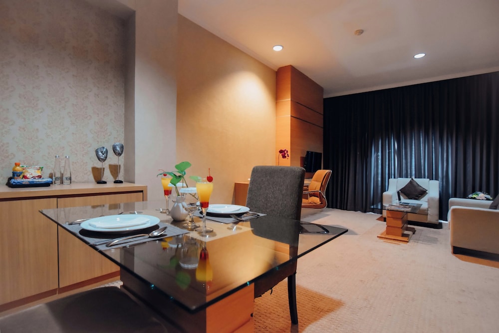 Deluxe Suite King Non Smoking - Photo 4