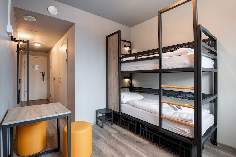 1 Bed in 6-Bed Dormitory Room
