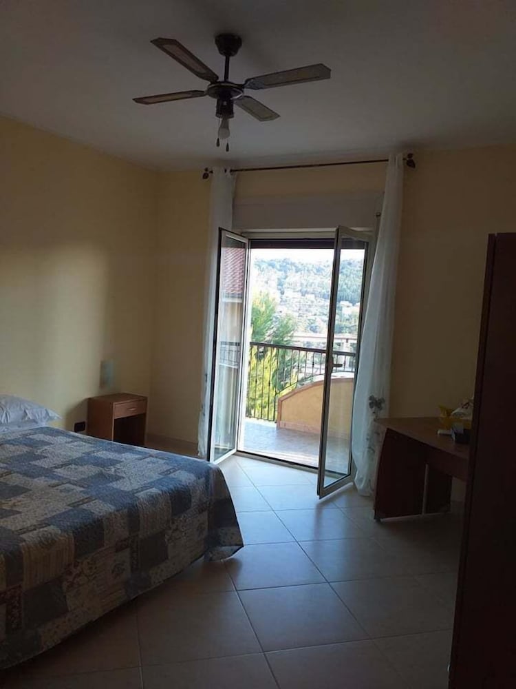 Single Room, Shared Bathroom