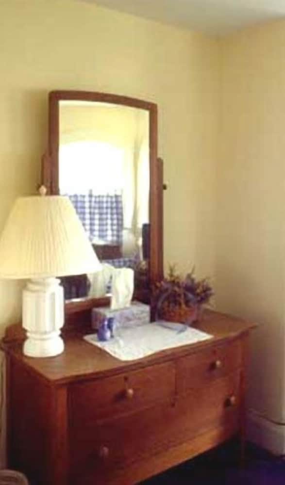 Cottage Room photo 2