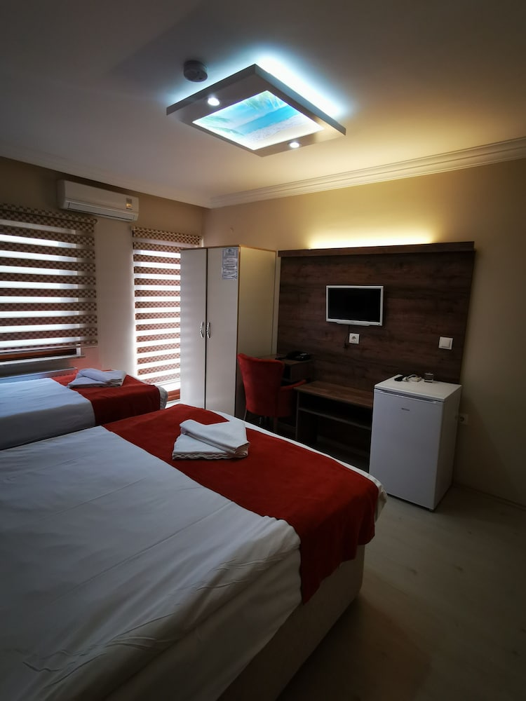 Standard Triple Room, Balcony photo 3