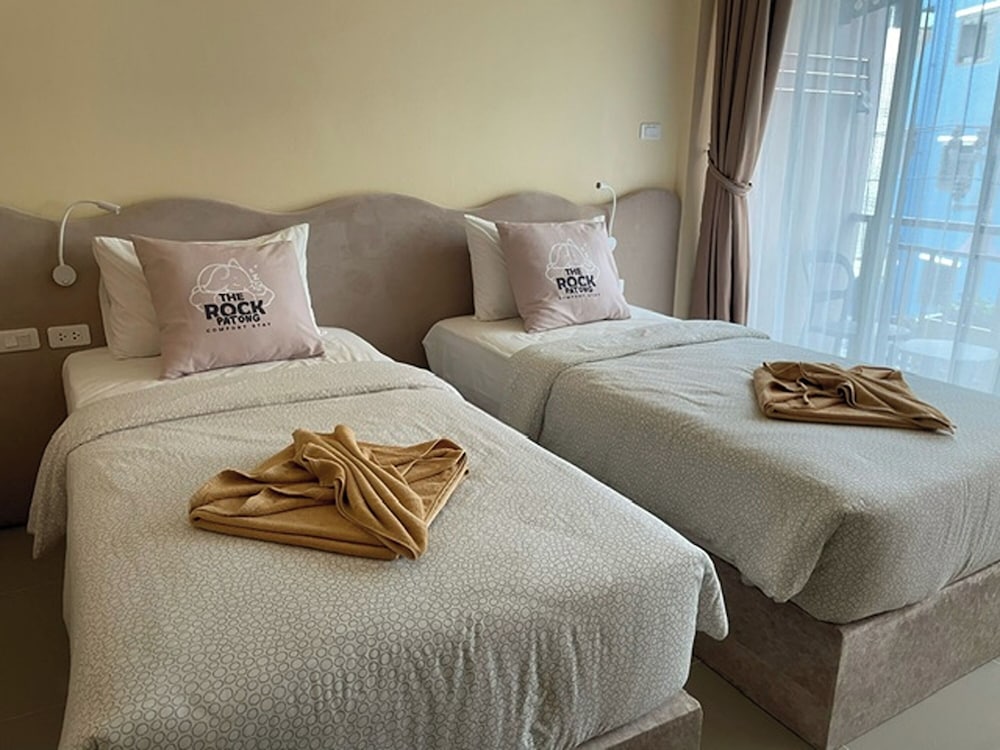 Deluxe Twin Mountain View with Balcony