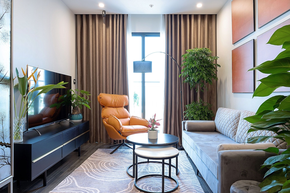 Superior Studio, 1 Queen Bed, Kitchen, City View