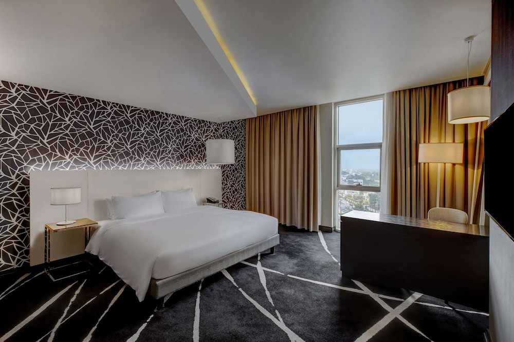 Suite, 3 Bedrooms (Lounge Access)