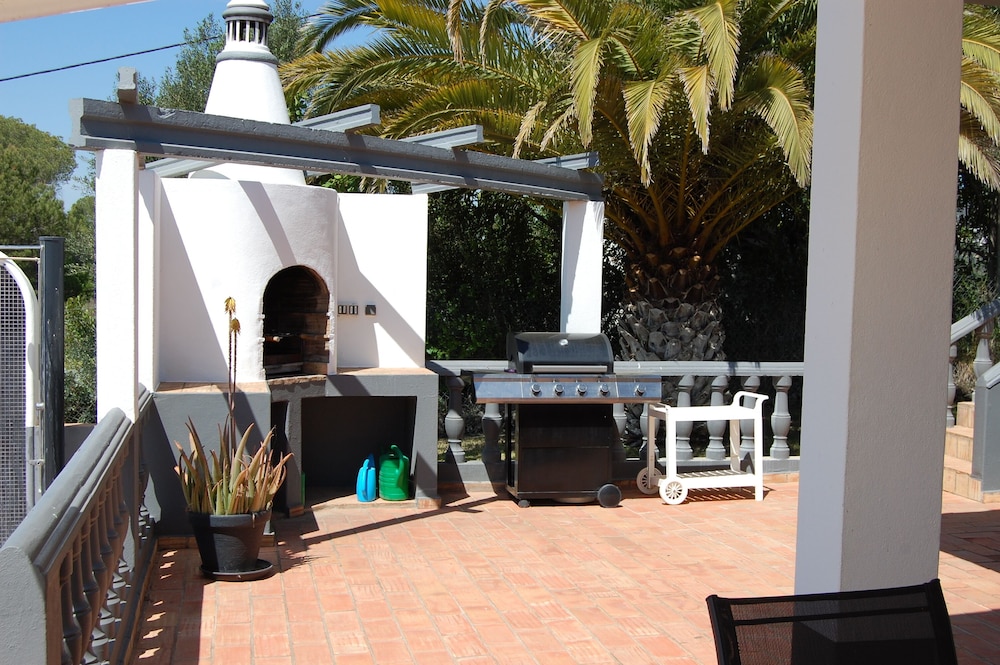 Charming 3-bedroom Villa With Wifi and Central Heating in Beautiful Santa Bárbar, 写真 41