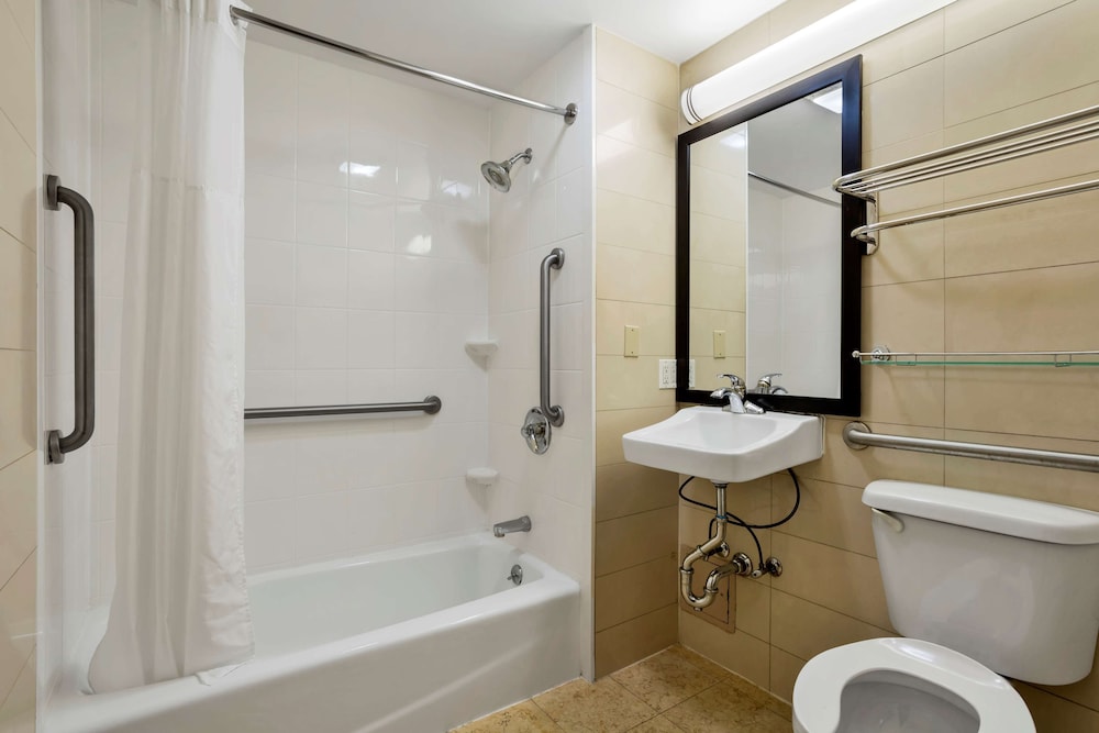 Standard Room, 2 Queen Beds, Accessible, Non Smoking