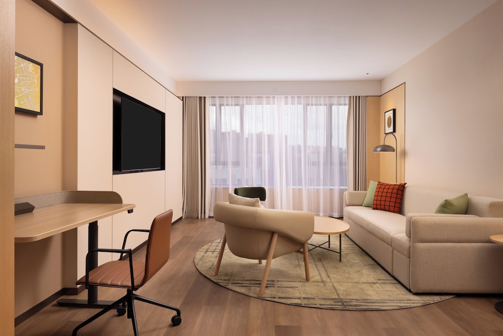Deluxe Suite, 1 King Bed