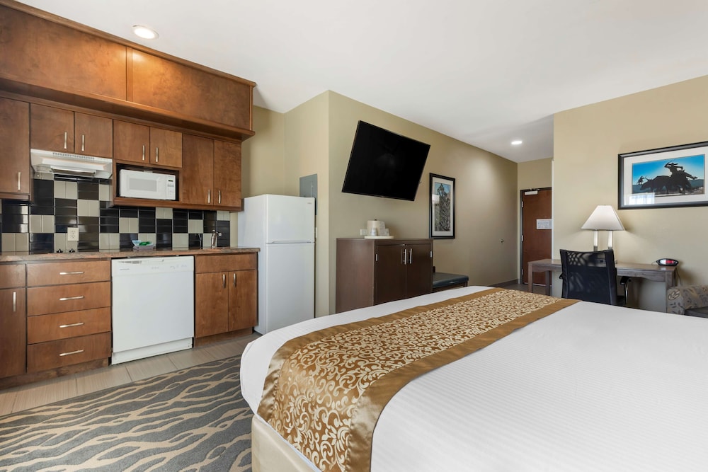 Suite, 1 King Bed, Non Smoking, Kitchenette photo 3