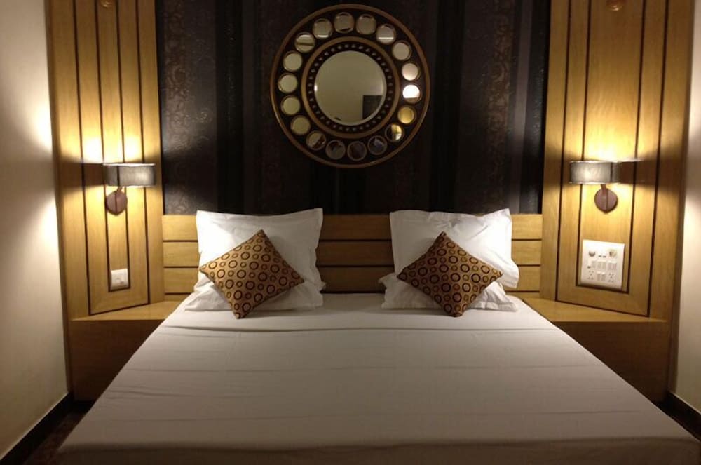 Executive Room- Upper Deck photo 1