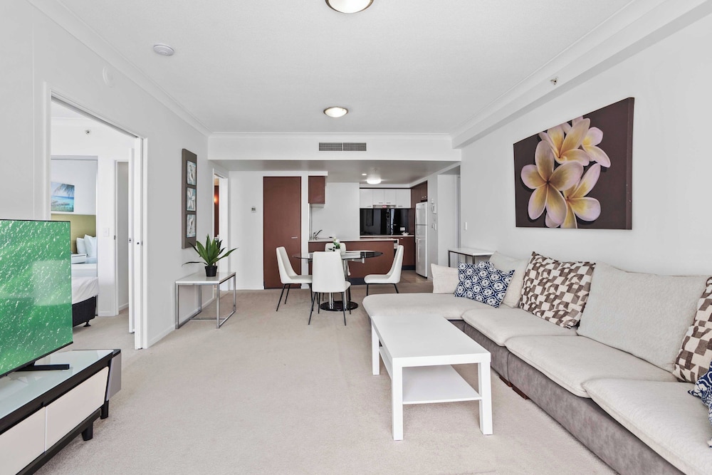 Two-Bedroom Apartment With Ocean View (High Floor) photo 2