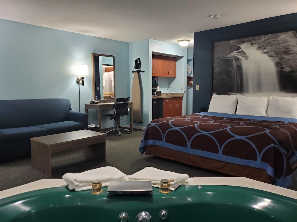 1 King Suite with Sofa Bed and Jetted Tub Accessible photo 2