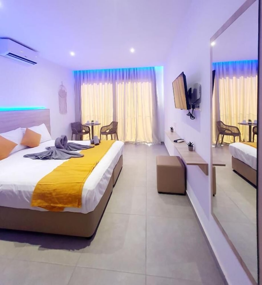 Superior Studio, Pool Access, Ground Floor photo 2