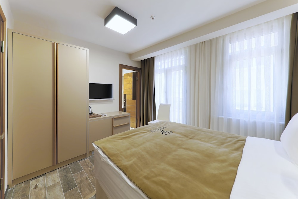 Ground Floor Economy Room photo 1