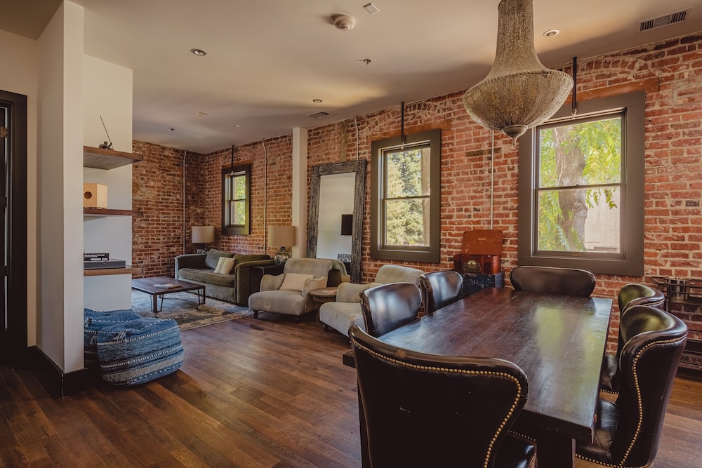 Luxury Loft, 3 Bedrooms, Accessible, Mountain View (Voyager) photo 1