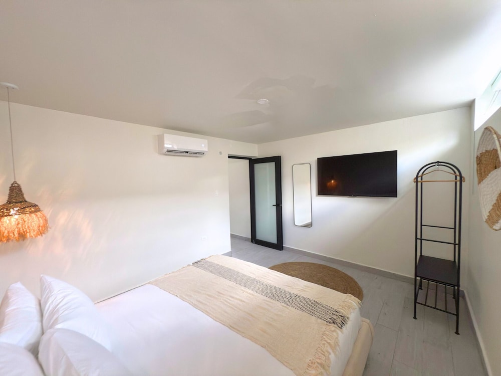 Superior Suite, Multiple Beds, Non Smoking photo 2