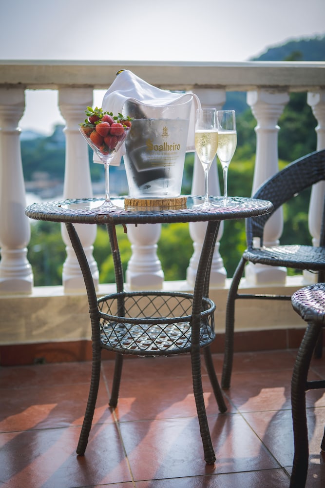 Family Suite, Multiple Beds, Balcony, Sea View photo 3