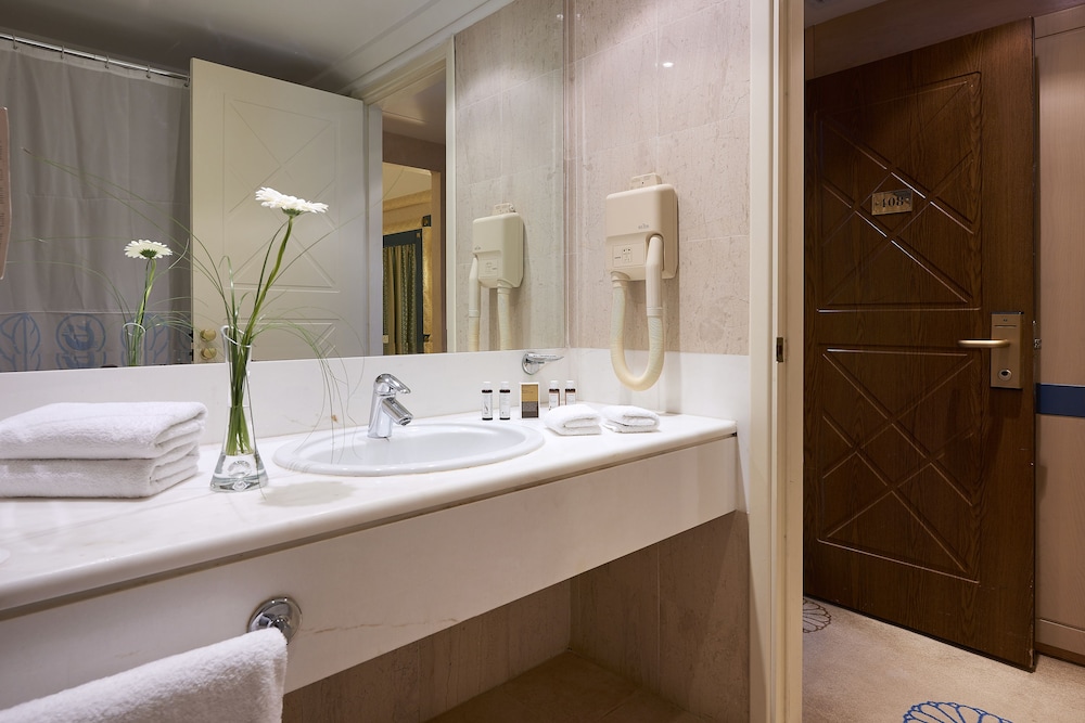 Double Room, Sea View (Main Building) - Photo 2
