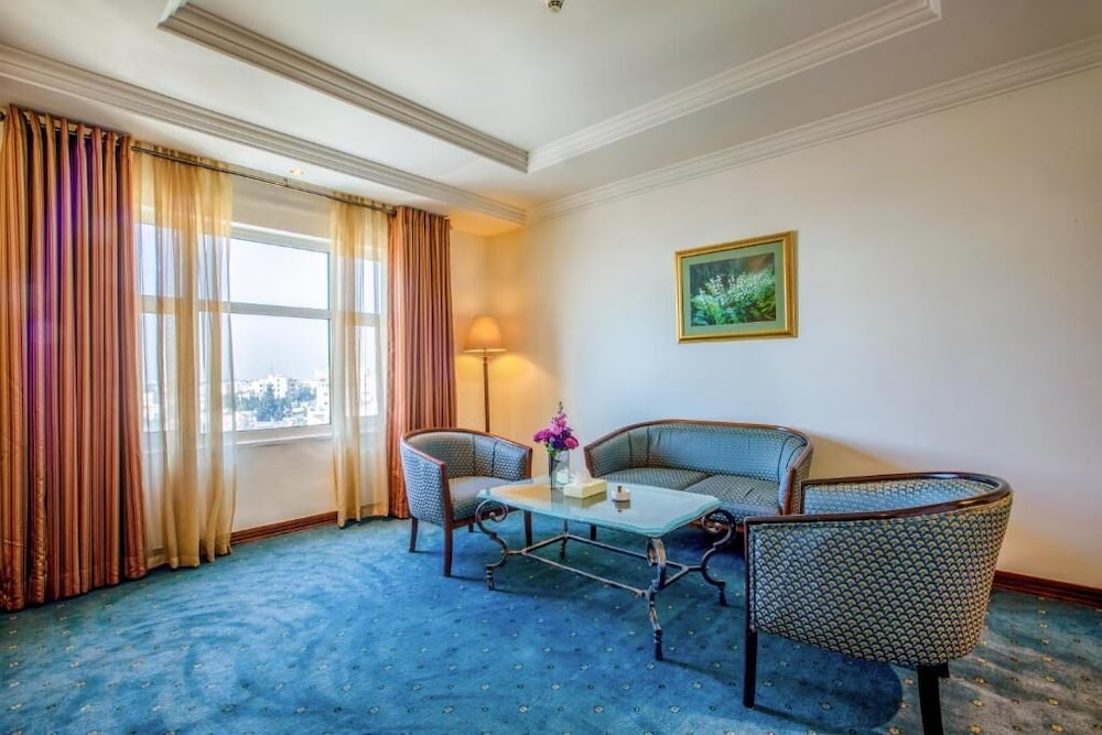 Bristol Suite - Photo 2