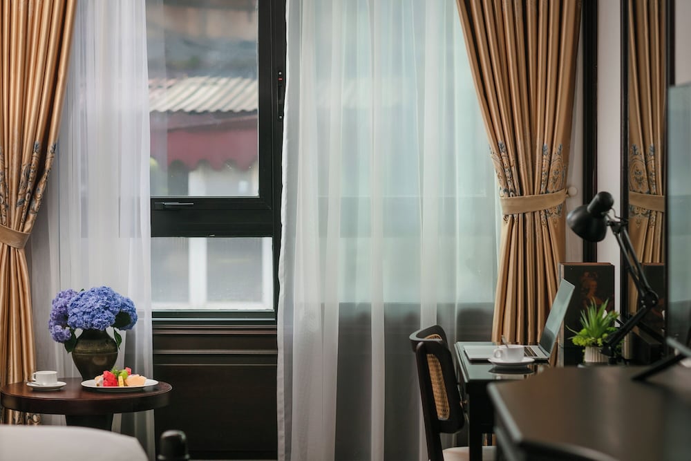 Premier Double Room, City View photo 2