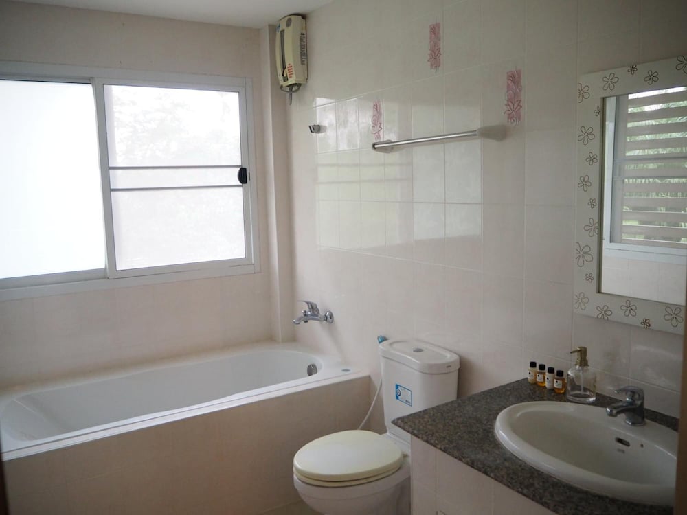 Standard Double Room With Shared Bathroom photo 3