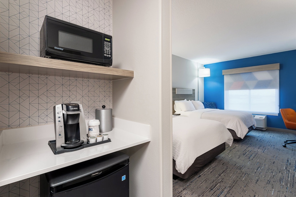 Suite, 2 Queen Beds, Accessible photo 3